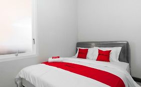 RedDoorz near Batik Tulis Celaket 2